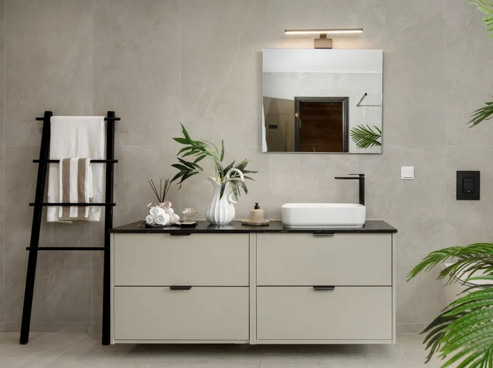 Vannitoamööbli paigaldamine ja valamu kapi kokkupanek